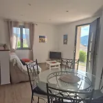 Petit à 3 Kms De La Appartement