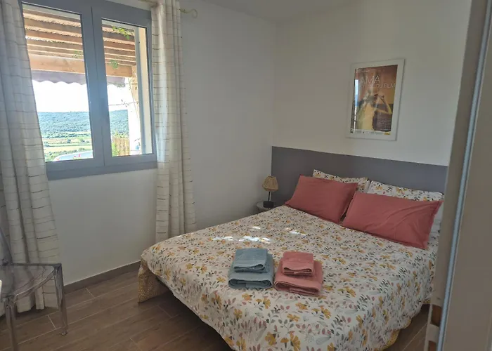 Appartement Petit A 3 Kms De La *